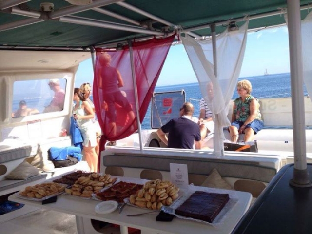 Comida en el barco.jpg